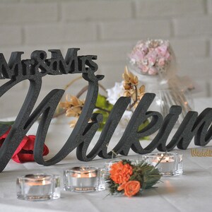 Signo de boda personalizado, signo de nombre de familia, Sr. y Sra. APELLIDO, Sr. y Sra. Letras de madera personalizadas independientes