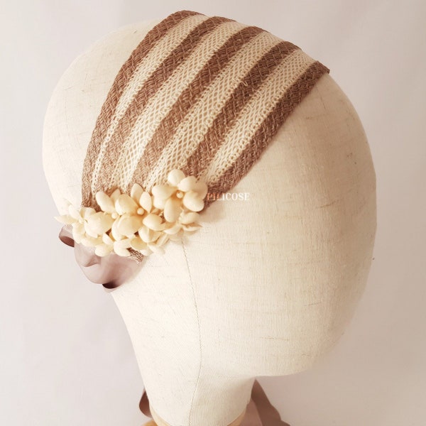 Casquette Juliette en raphia avec dentelle aux fuseaux et fleurs en soie, couvre-chef pour filles avec fleurs beiges, coiffure pour fillette mariée