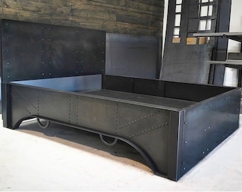 Danville Bed, Customizable Queen Size, Vintage Industrial Style
