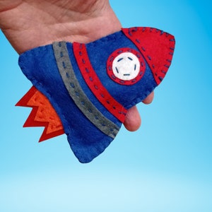 Spaceship felt ornament Rocket toy Spaceship mobile Nursery decor baby boy toy birthday party, nursery decoration