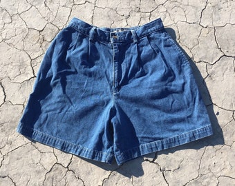 27/28 High waist Calvin Klein shorts Union made in USA America American made 26 27 28 vintage size 6 medium lightweight cotton denim blue S