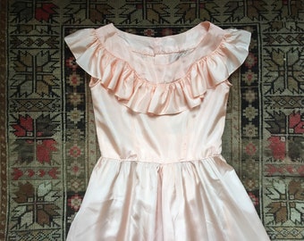 SALE 1970s Cottagecore dress XS S size extra small 70s maxi long garden party blush pink pastel ruffle sleeveless xxl 2xs taffeta wedding