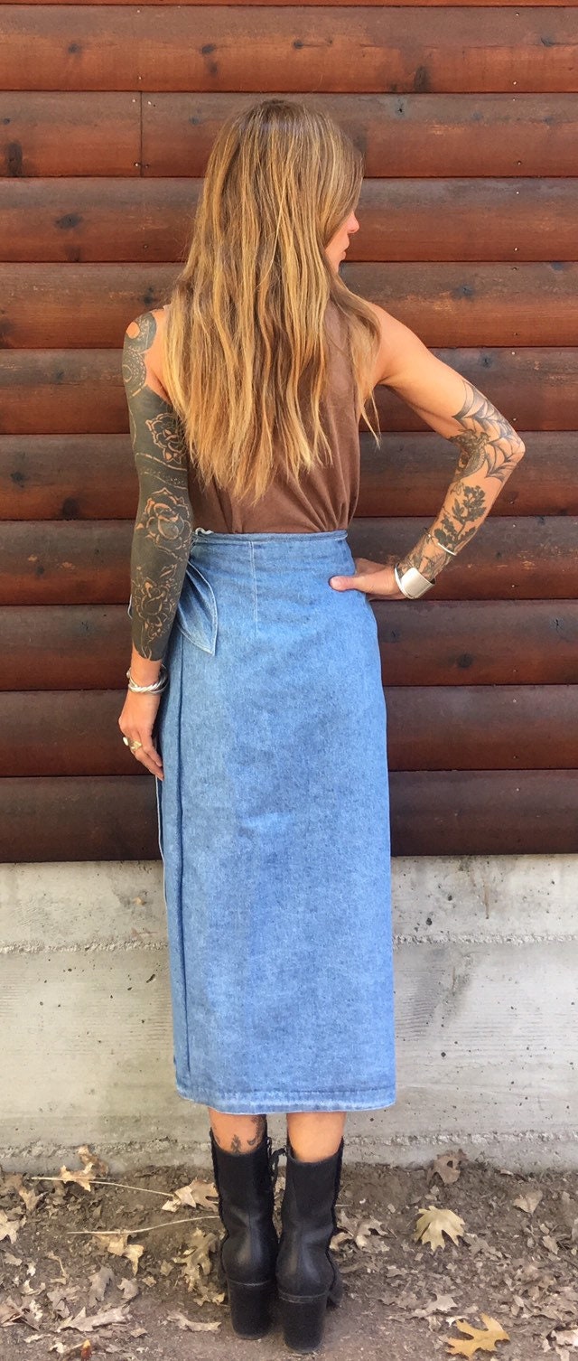 【COLOR iN ID】Antique Wrapping Denim Skirt Denim Wrap Skirt with Floral Applique