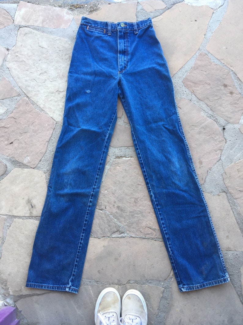 26 1970s high waist jeans long tall waist straight leg embroidered embroidery dark blue 70s Rustler 100 cotton 23 24 25 XS xxs extra small