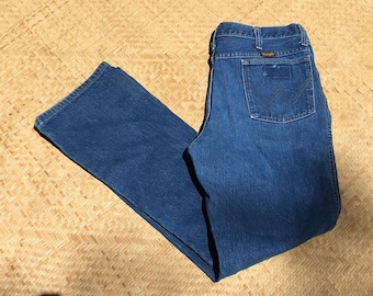 32 Wrangler jeans mid blue denim 100 cotton straight leg high waist 29 30 31 32 32x33 Wranglers western cowboy vintage denim blue jeans worn