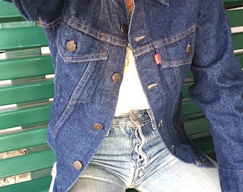 1970s Levis denim jacket XS size extra small dark blue indigo rinse blue jeans 70s 100 cotton 80s 1980s slim fit fitted crop cropped work
