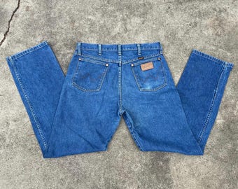 34 Wrangler jeans distressed wranglers faded perfect fade 34x32 33 32 100 cotton rigid denim high waist straight leg boot cut vtg 8 10 12 14