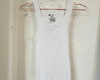 Single stitch rib tank top Hanes white S M size small to medium ribbed y2k 90s 1990s wifepleaser undershirt A shirt high neck muscle tee t l