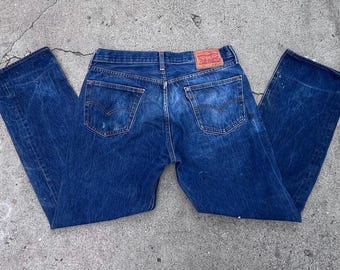 32 Levi's 501 jeans distressed dark blue indigo hige with perfect fades 28 29 30 31 32 33 6 8 10 12 mid rise Levis 501s blue denim jean vtg