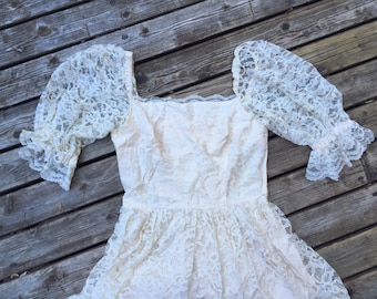Sale 1970s prairie dress XS S extra small 70s creme off white ivory lace maxi dress square neck off shoulder ruffle high waist cottagecore