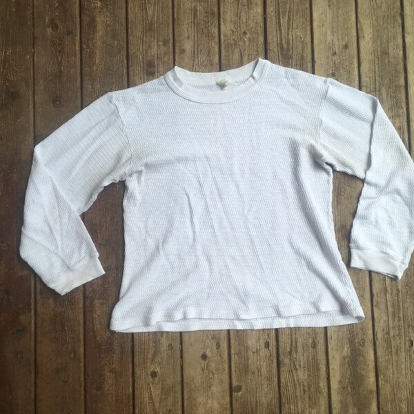 XS/S 1960s thermal top t shirt tee single stitch long sleeve sleeves XS S extra small 60s 1970s 70s made in USA undershirt waffle knit white