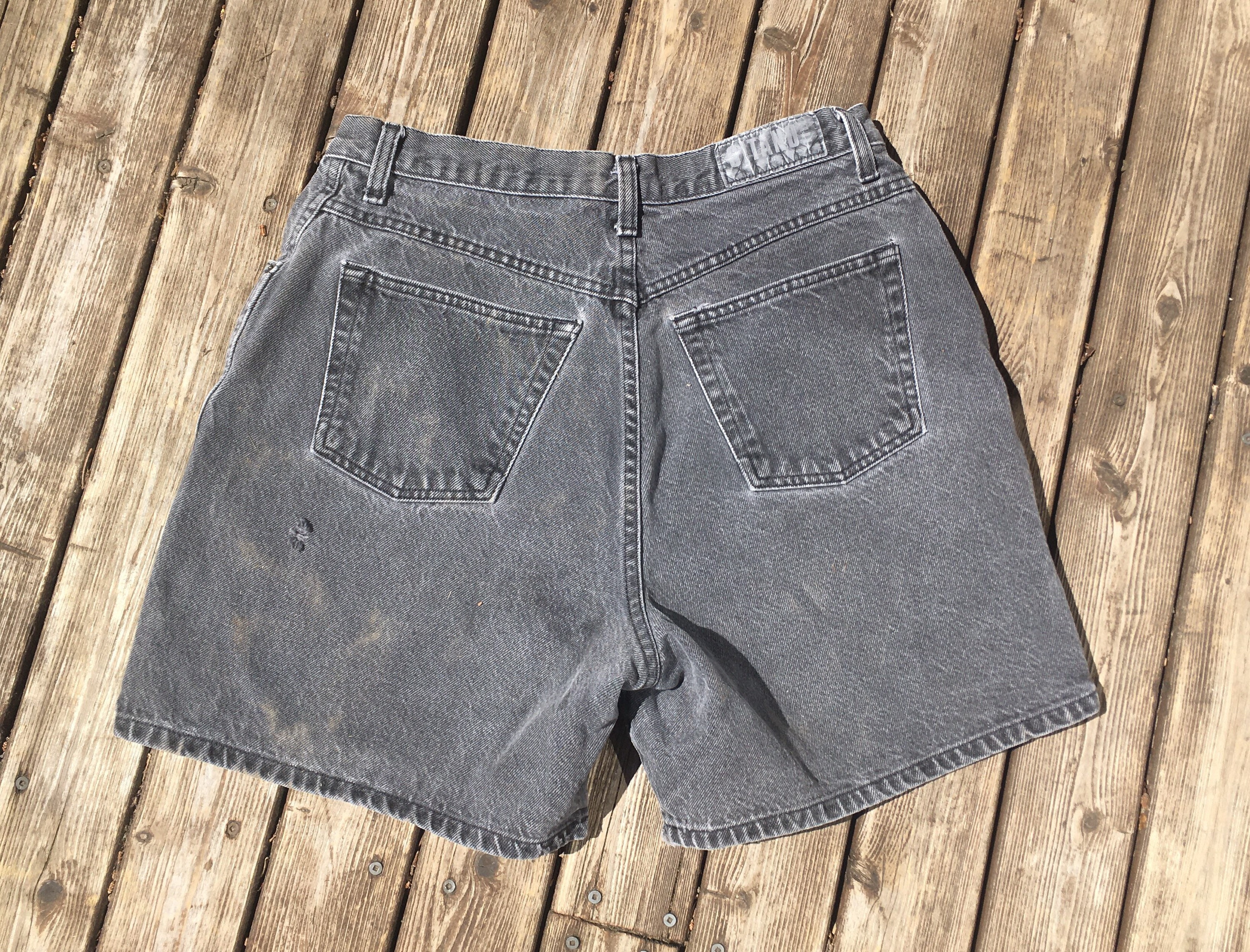 32 High Waist 90s Jean Short Black 