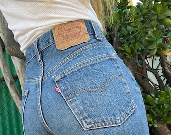 28 Levis 501 jeans hechos en EE. UU. 28x28 azul medio 501xx Levi's 501s 29x30 años 70 años 80 años 1970 años 1980 tiro medio holgado ajuste suelto 24 25 26 27 0 2 4