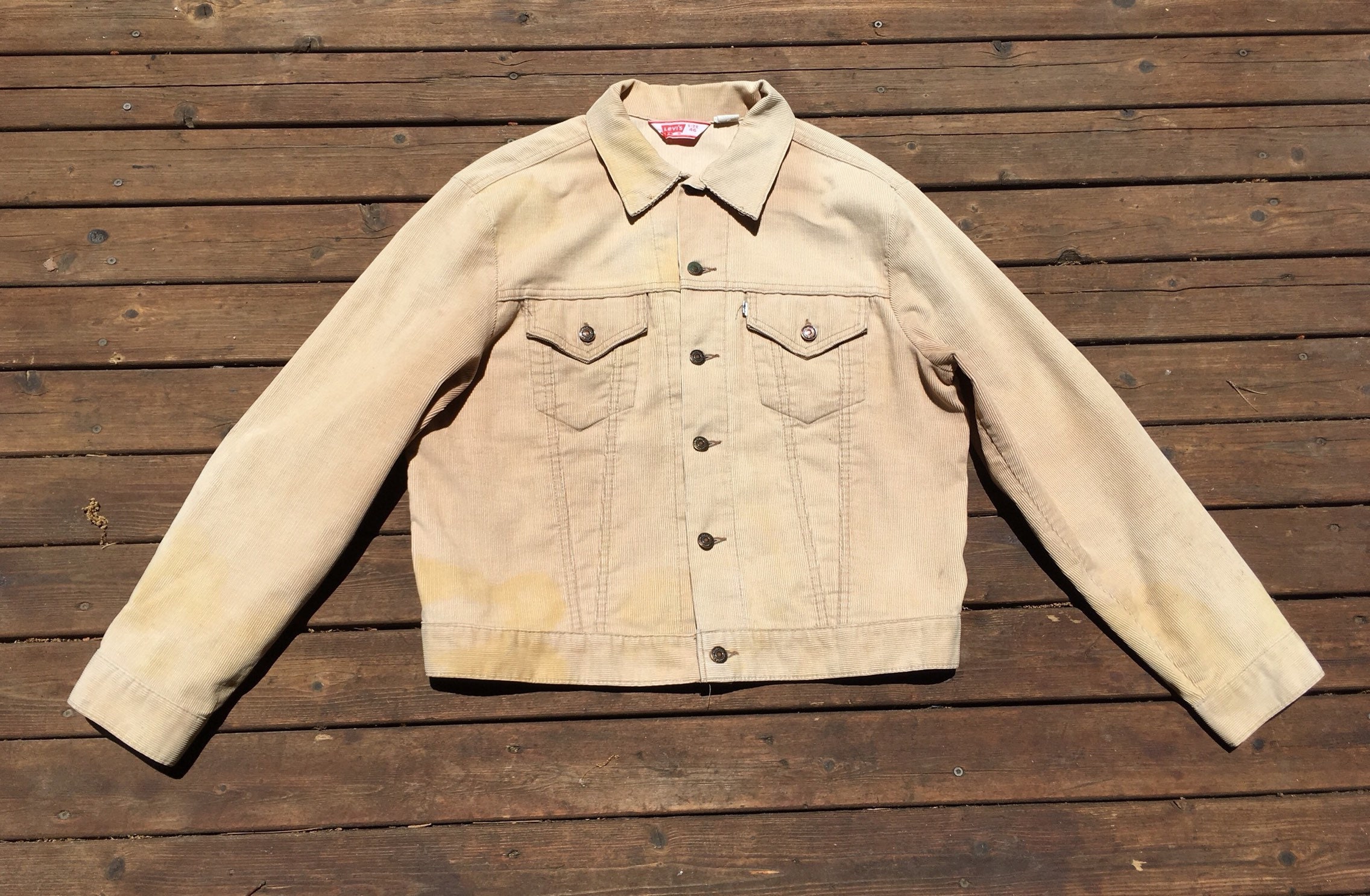 beige levis jacket