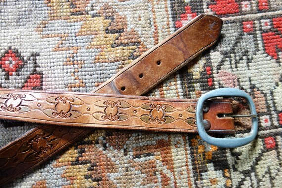 36 70s Tooled Leather Belt Dark Brown Hippie 1970s Rocker  display picture 2