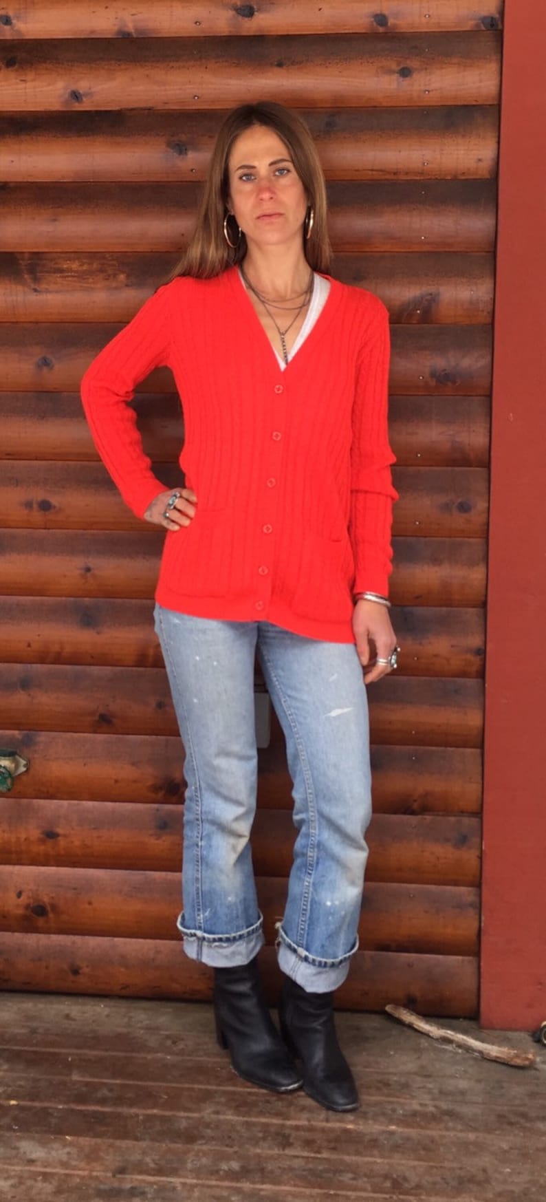 SM 1970s cardigan lightweight wool long red 70s 1970s cable knit v neck slim fit fitted S M size small to medium longline cardi hip length