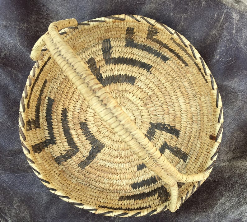 SALE Southwestern Native American basket handle round flat vintage Tohono O/'odham rare desert Arizona Sonora handmade traditional bowl