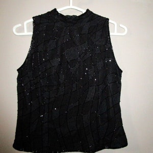Blusa sin mangas vintage Debbie Shuchat 100 % seda con cuentas de corneta y bordado DS, talla 6 de EE. UU.