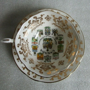 Vintage PARAGON TEA CUP Saucer Coat of Arms CANaDA Crest Emblems Gold Gilt Overlay!