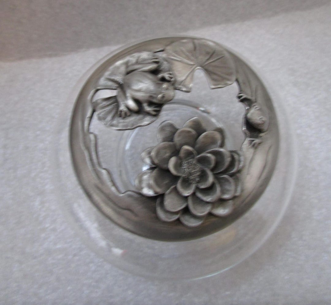 SEAGULL PEWTER 花瓶 Vtg SEAGULL PEWTER Jar Potpourri Censor Relief Moulded Frog in