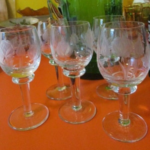 Vintage Set 5 Cordial SHERRY Crystal Shot GLASSES Engraved Roses Leaves 2oz!