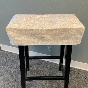 Fitted bar stool covers top