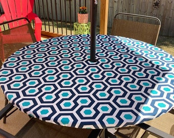 Outdoor Patio Table Cover With Umbrella Hole Zipper / Classic Accessories Veranda Large Round Patio Set Cover With Umbrella Hole 55 462 041501 00 The Home Depot : Outdoor tablecloth with umbrella hole and zipper, spring/summer waterproof table cover for picnic/bbq/garden.