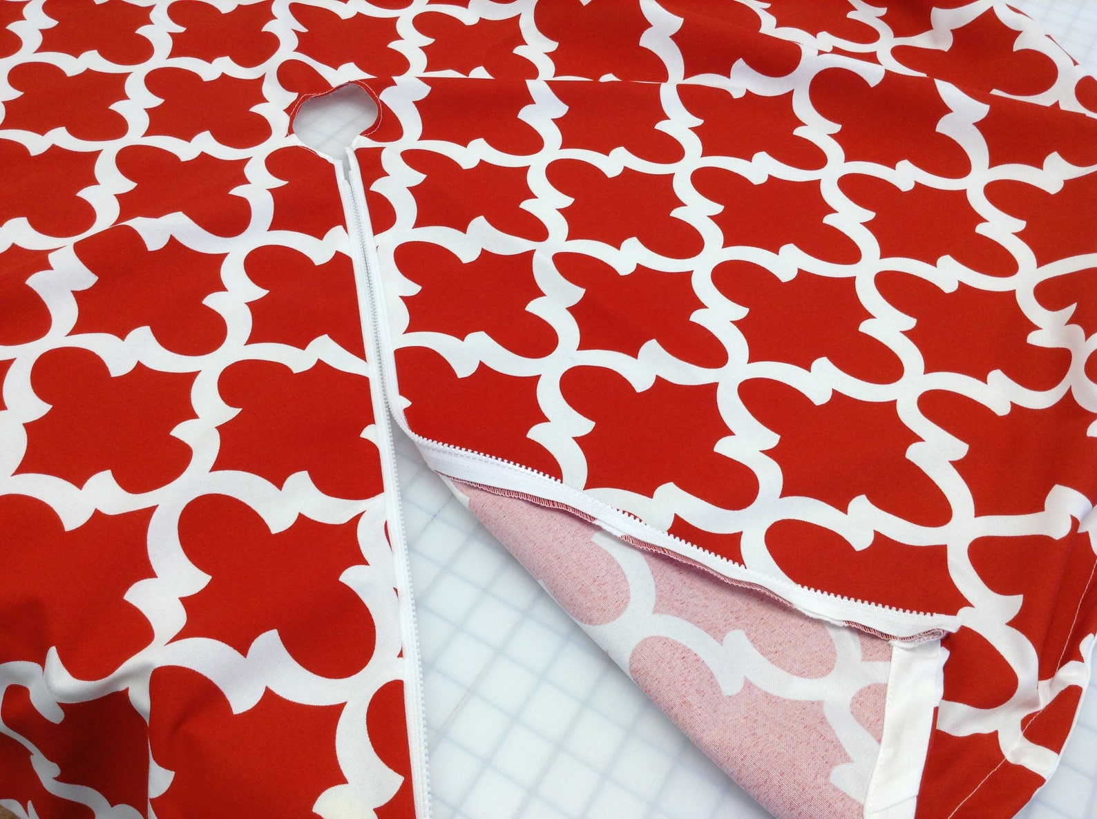 Round Fitted Tablecloth With 2 Umbrella Hole and Zipper Etsy