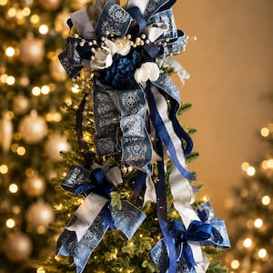 Luxe marineblauwe kerstboomtopper in Franse landelijke stijl, met designstrik.
