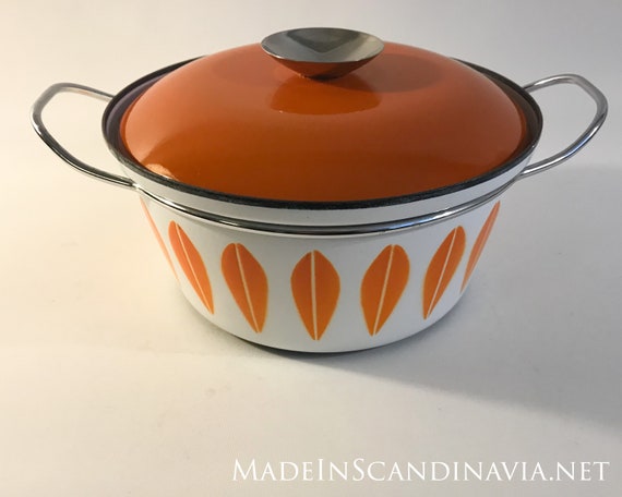 Cathrineholm Lotus Pot - Orange - Mid Century - Vintage - Medium | Designed by Norwegian artist Grete Prytz Kittelsen