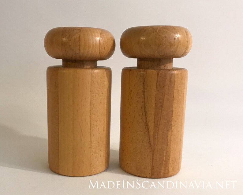 Rare set of retro Nissen salt /& pepper grinders