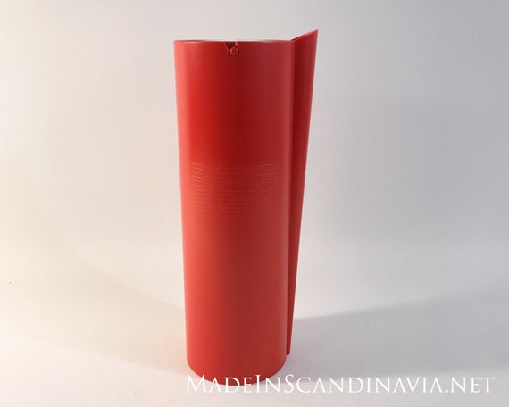 Royal Copenhagen COMPLET pitcher - Red | Designed by Jørgen Møller | Danish Design | Contemporary Design