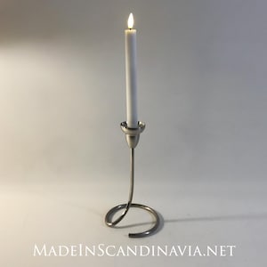 Georg Jensen Swing Kerzenhalter - einzeln - Matt |  | Entworfen von Jens Jensen | Dänisches Design | Zeitgenössisch