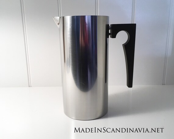 Stelton Cylinda Line water jug (AJ Jug) | Designed by Arne Jacobsen | Danish Design | Mid-century modern