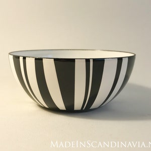 Cathrineholm Stripes bowl - black - 10 cm | Mid-Century Modern | Designed by Grete Prytz Kittelsen