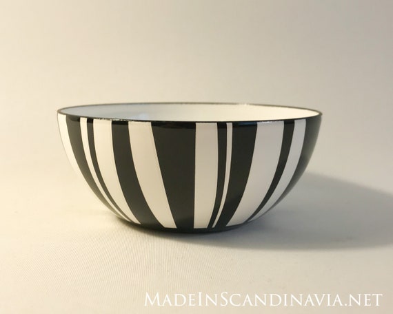 Cathrineholm Stripes bowl - black - 10 cm | Mid-Century Modern | Designed by Grete Prytz Kittelsen
