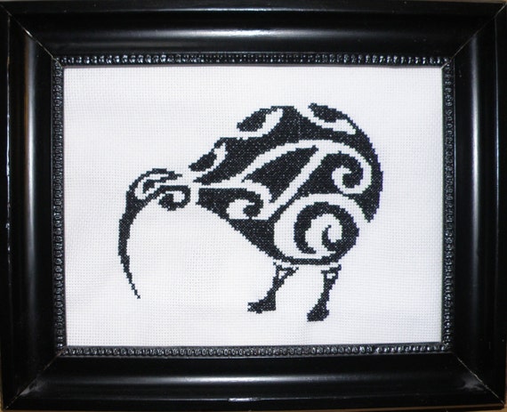 Simple yet elegant cross stich pattern of a beautiful Kiwi bird