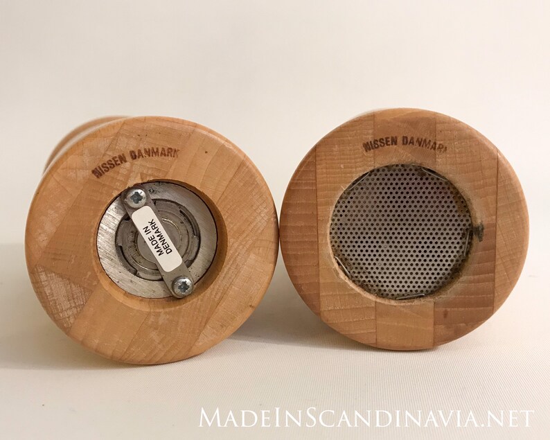 Rare set of retro Nissen salt /& pepper grinders