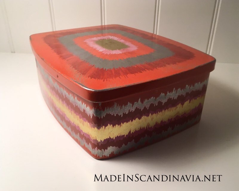 Vintage Anita Wangel IRA Denmark Red Large Rectangular Cake Tin