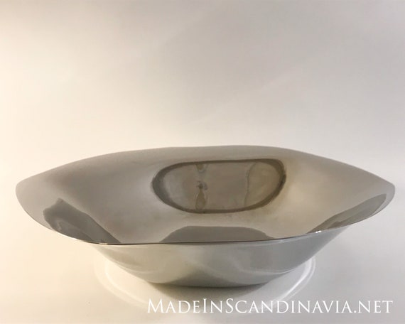 Georg Jensen Liquid Bowl - Large | Danish Design | Designed by Signe Bindslev Henriksen and Peter Bundgaard Rützou