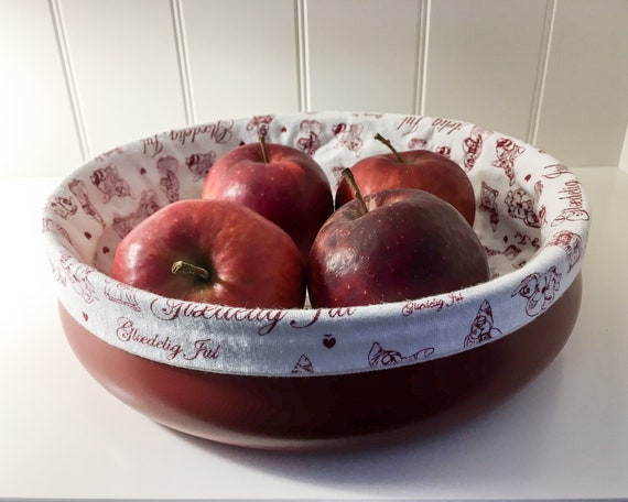 Erik Bagger Bread Basket / Fruit Bowl | Red Christmas theme | Designed by Erik Badder | Danish Design