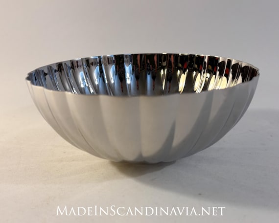 Georg Jensen BERNADOTTE Bowl - Medium | Danish Design | Design Inspired by Sigvard Bernadotte | Contemporary