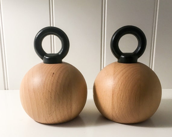 Bodum Nissen Ball salt and pepper grinders - set | Designed by Richard Nissen | Danish Design | Contemporary