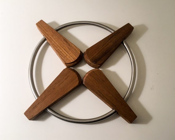 Trip Trap Folding Leaf Trivet