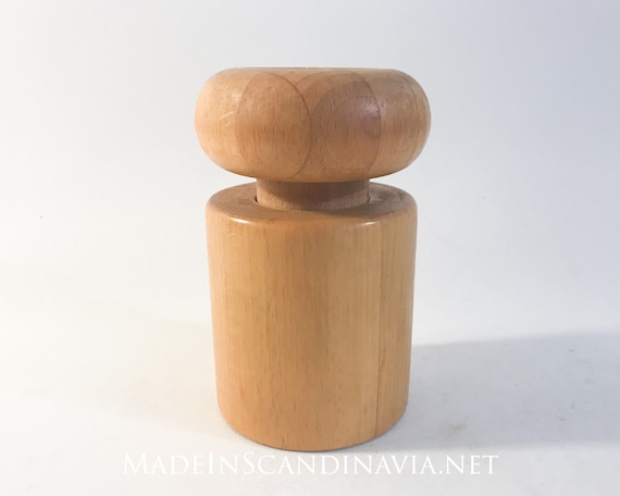 Nissen pepper grinder - 12 cm | Designed by Richard Nissen | Mid Century Modern | Vintage | Rare find | Retro