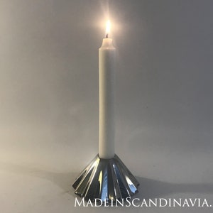 Georg Jensen Supernova Kerzenhalter - klein | Entworfen von Rebecca Uth | Dänisches Design | Zeitgenössisch