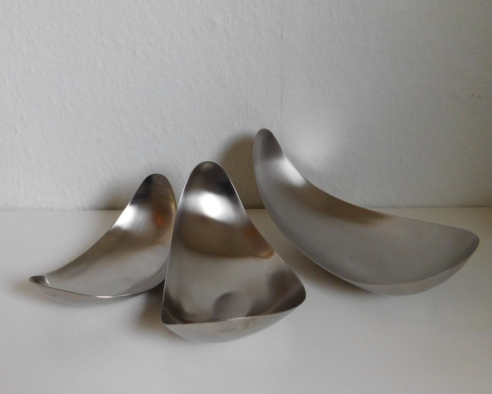 Stunning Jensen Leaf bowls set of three