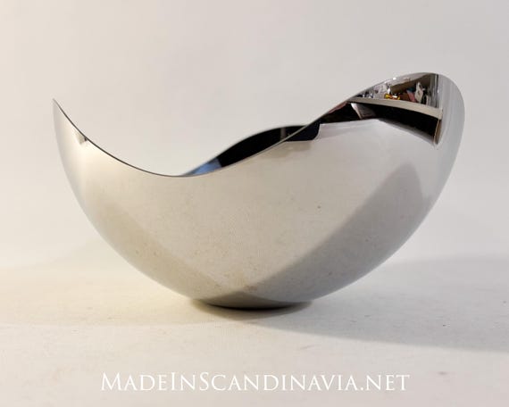 Georg Jensen Bloom Bowl - Petite 16 cm | Mirror polished | Designed by Helle Damkjær | Danish Design | Contemporary | Minimalist
