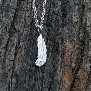 Federhalskette, zierlicher Federanhänger, kleine Federhalskette, Boho Schmuck, Geschenk Freundin