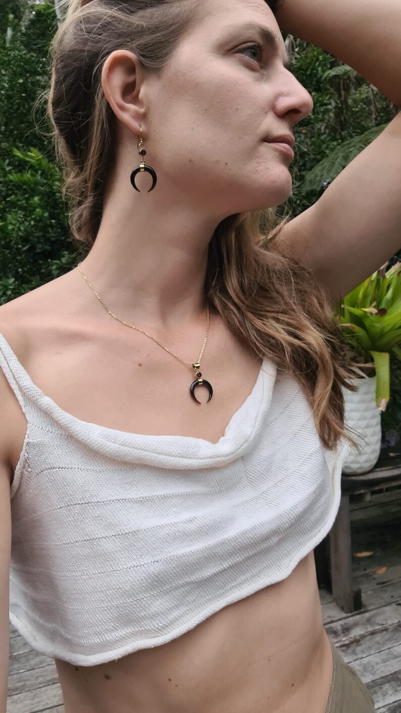 Moon Goddess Necklace, Hand Carved Black Mother of Pearl Pendant, Moon Pendant, Ruby, Dark Feminine, Boho Style, Hippie Necklace, Dainty image 3